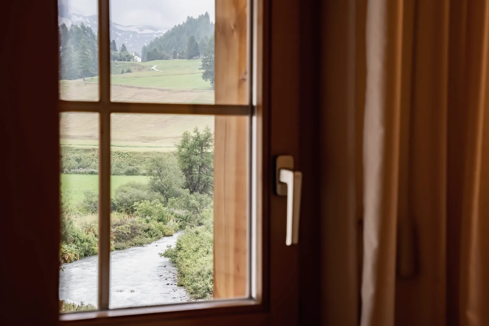 Fensterblick auf Fexbach und Wiesen